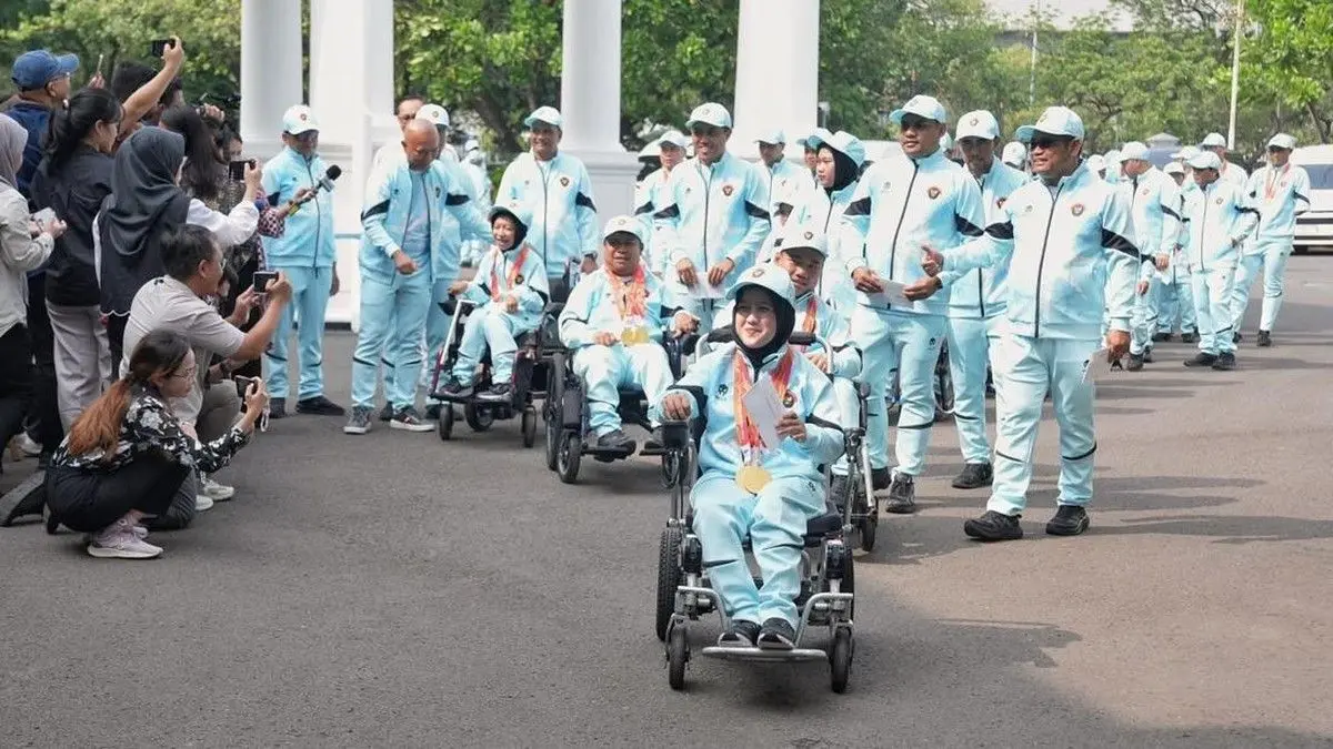Prabowo Serahkan Bonus Rp 3 Miliar untuk Emas Asian Games Prabowo Serahkan Bonus Rp 3 Miliar untuk Emas Asian Games